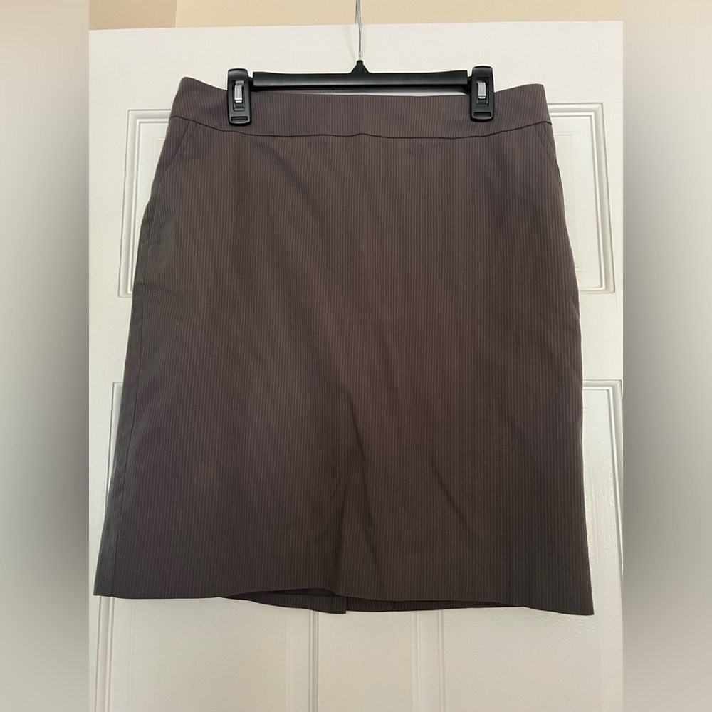 LOFT- Elegant Gray with thin stripes Women's Skirt